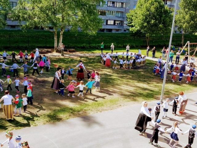 Mudilaste tantsupidu "Me armastame Eestit".jpg