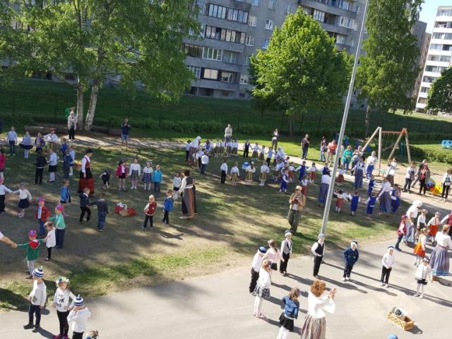 Mudilaste tantsupidu "Me armastame Eestit".jpg