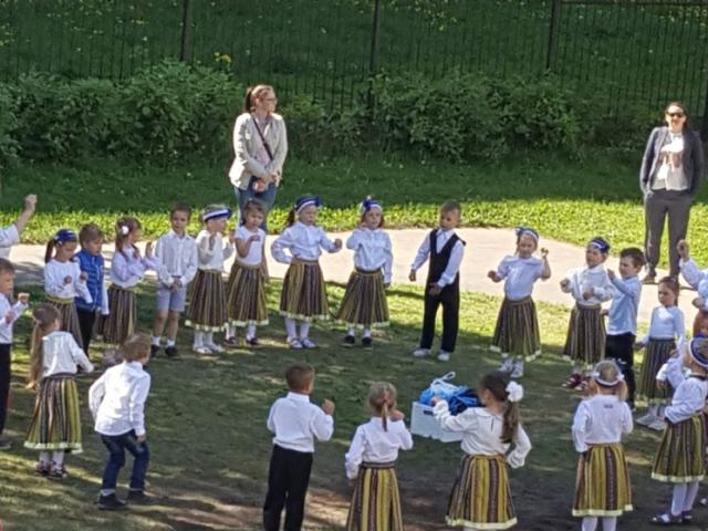 Mudilaste tantsupidu "Me armastame Eestit".jpg