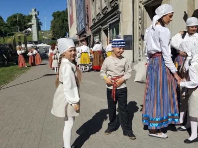 SadaSäraSilma.jpg