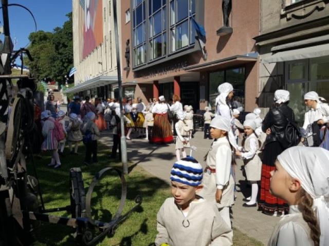 SadaSäraSilma.jpg
