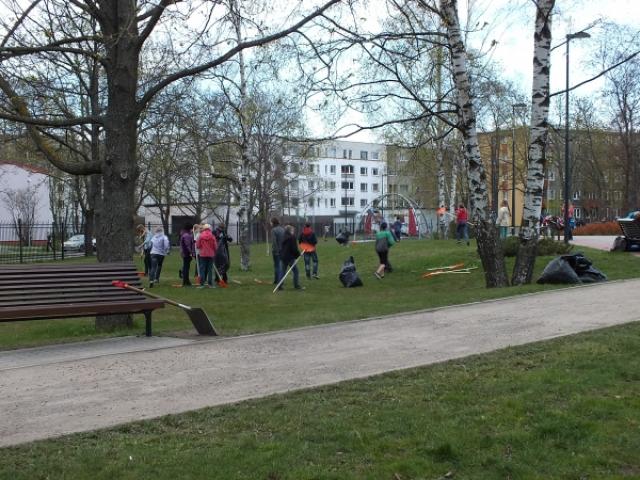 Põhja-Tallinn - Põhja-Tallinna sündmused - Karjamaa pargi talgud 2014