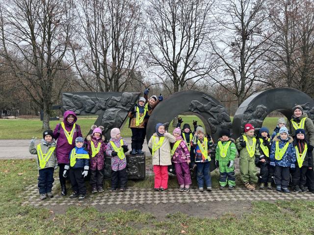 Tallinna Loitsu lasteaia Meelespea rühma lapsed uurisid loomade elupaiku Tallinna Loomaaias