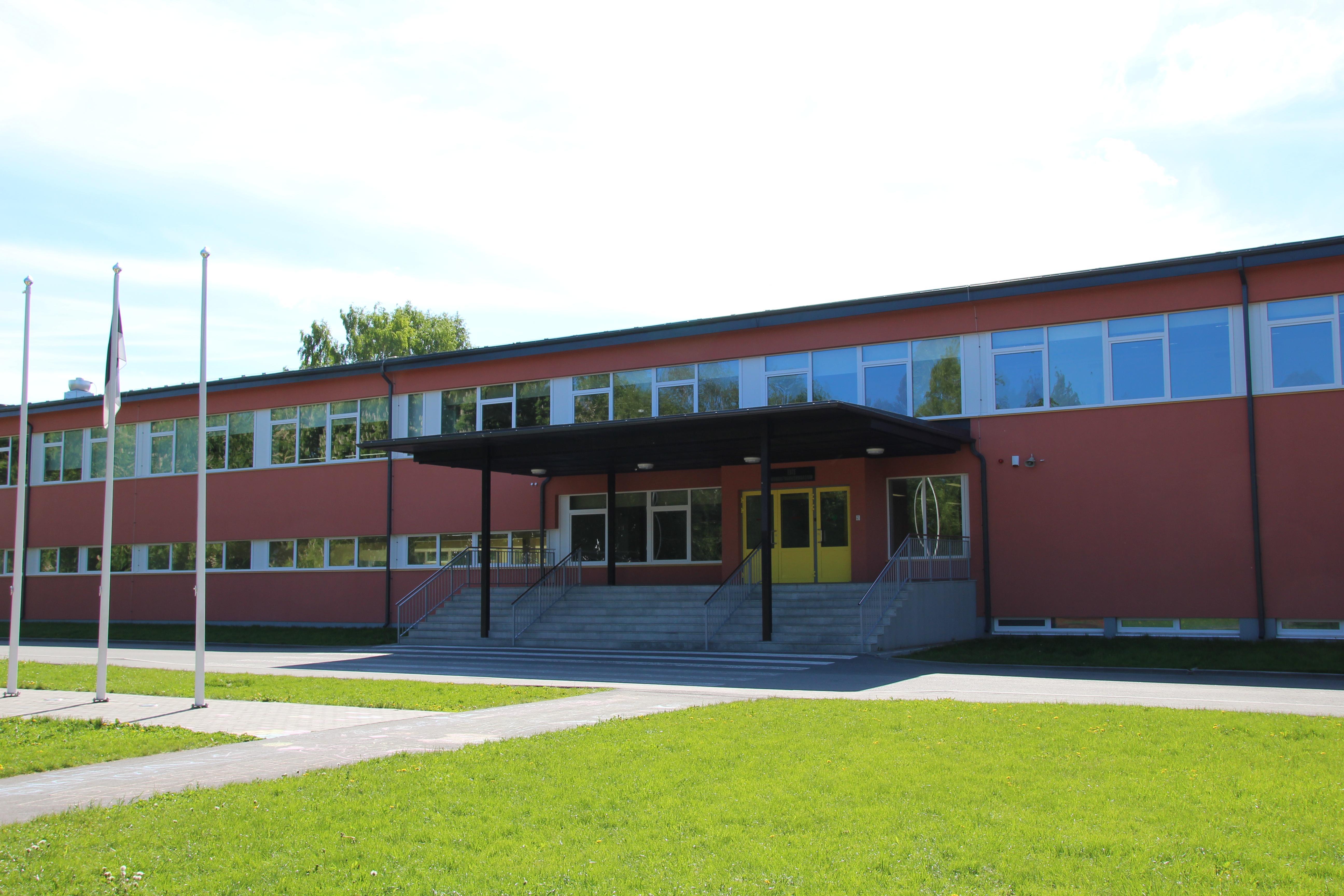 Ehte Humanitaargümnaasiumi hoone välisvaade