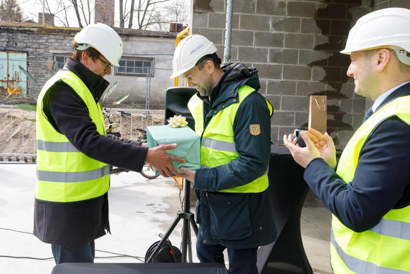 Kadrioru pargi orangerii sarikapidu_Ain Järve_Jaak Lõhmus_foto Aleksandr Guzhov (2).jpg